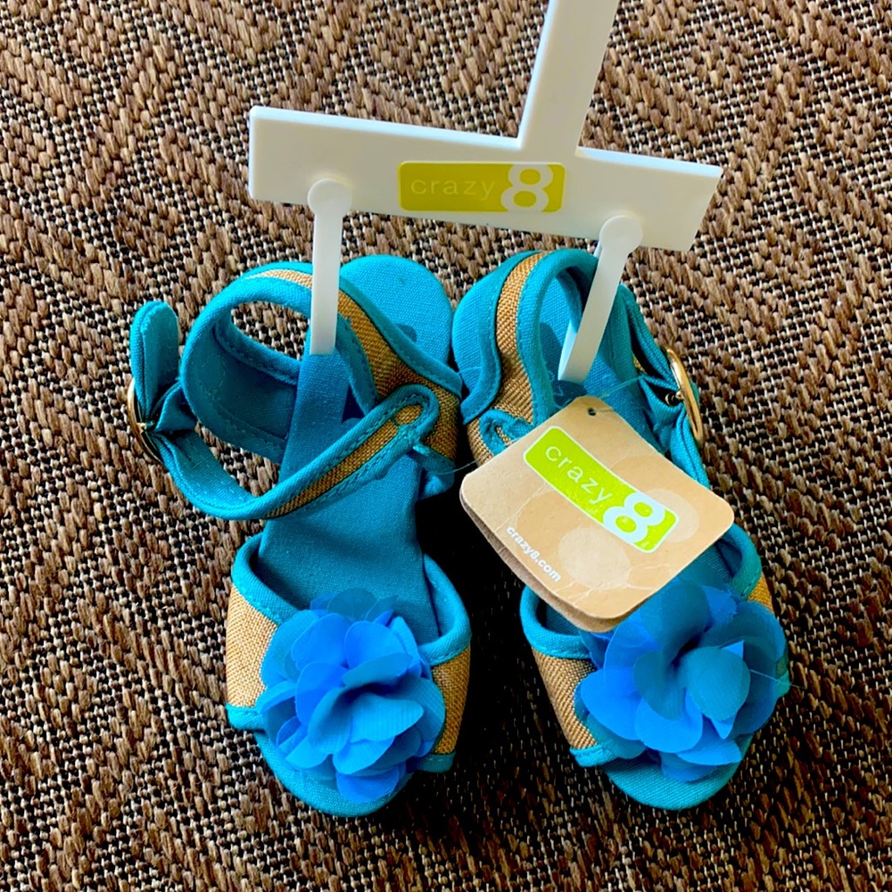 Girls sandals with a heel